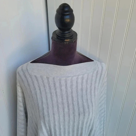 Lululemon Forward Flow Poncho  Heathered Core Ultra Light Grey  OS - Picture 9 of 15